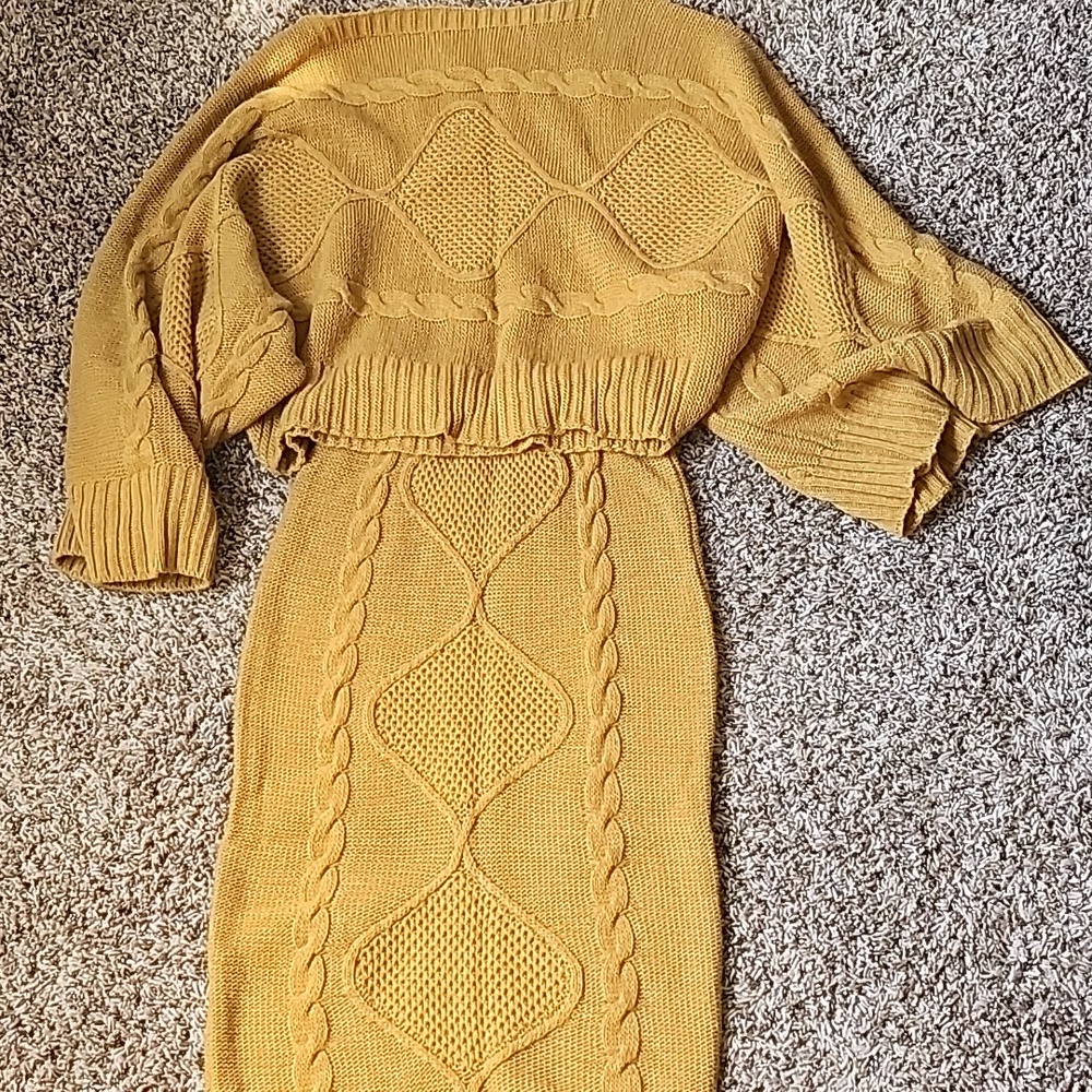 Outfit top and bottom for women